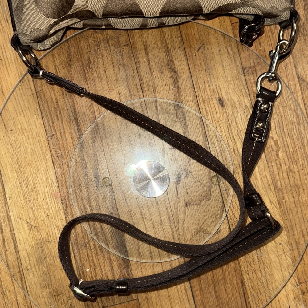 •COACH•TAN & BROWN SIGNATURE “C” STRIPED LOGO FILE TOTE CROSSBODY BAG EUC - Picture 14 of 17